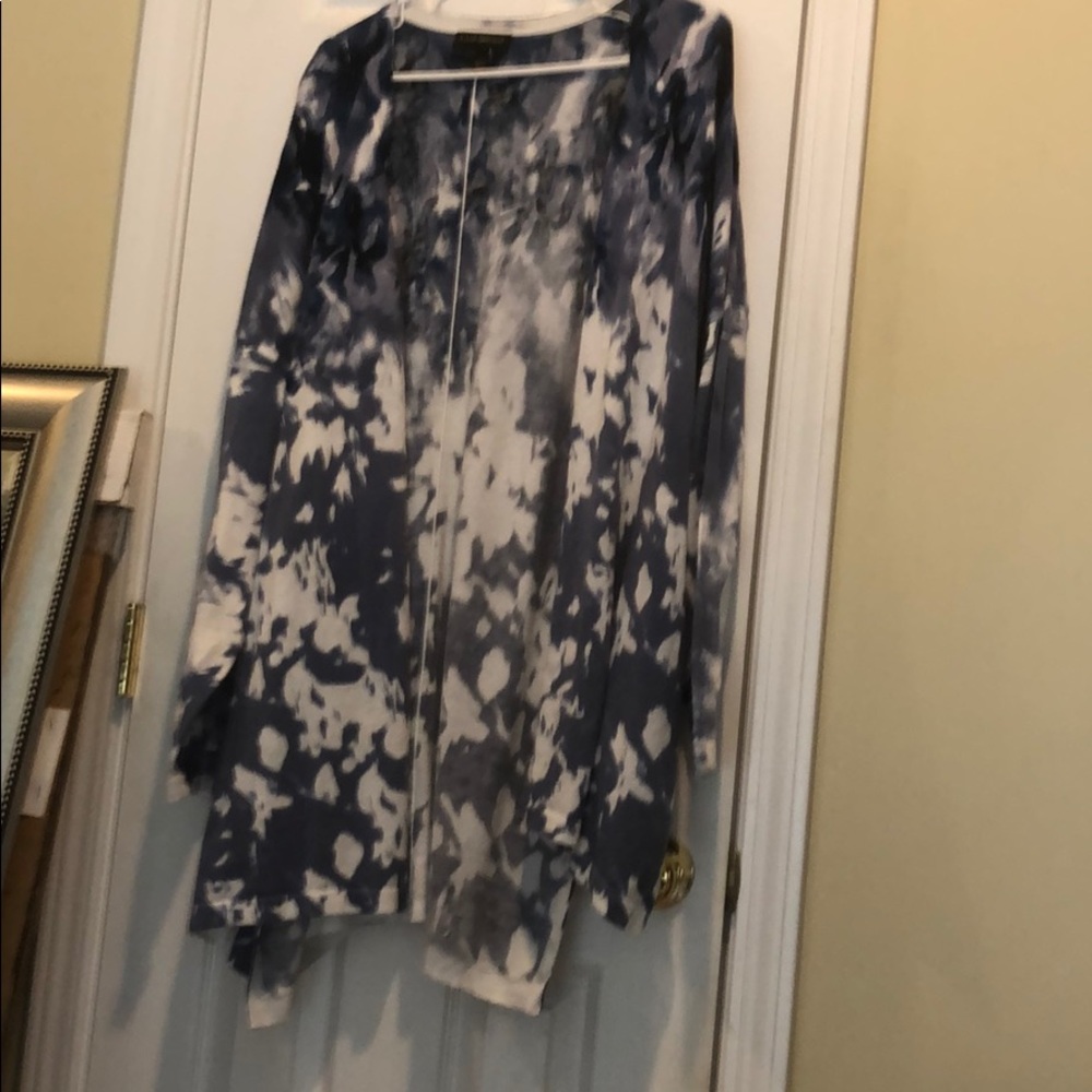 Pretty abstract blue cardigan